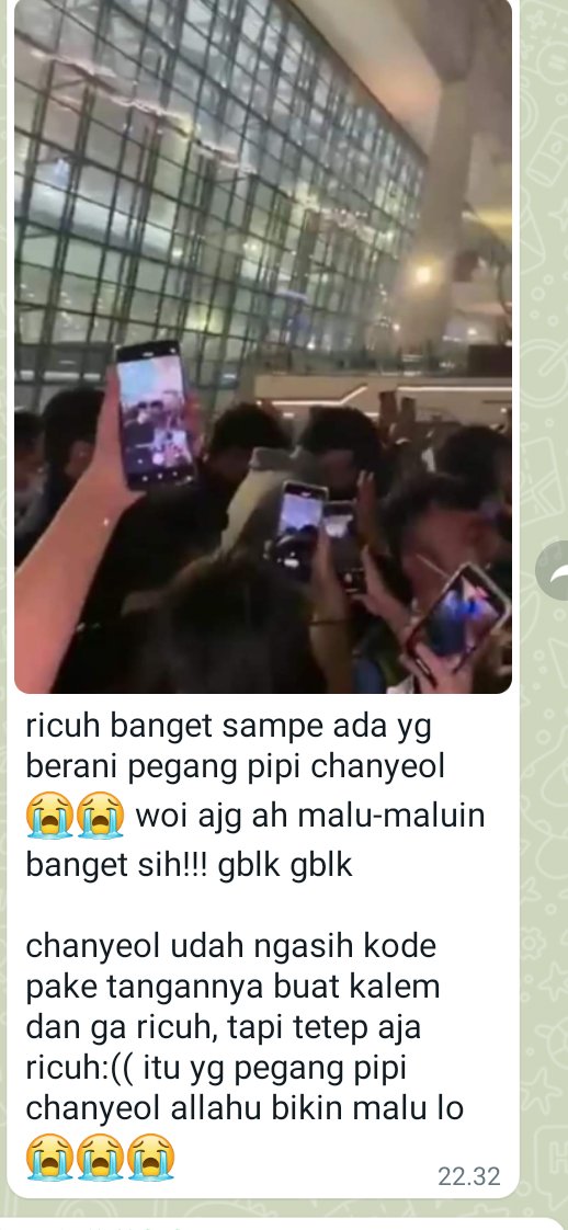 enjelinaskalit's tweet photo. Gua dapat info nih #exolina lu pada kenapa sih? #SEHUN tolong dong kalian hargai !😑
Gini² ntar pada kapop ke indo 🙄 https://t.co/4bA78cturR