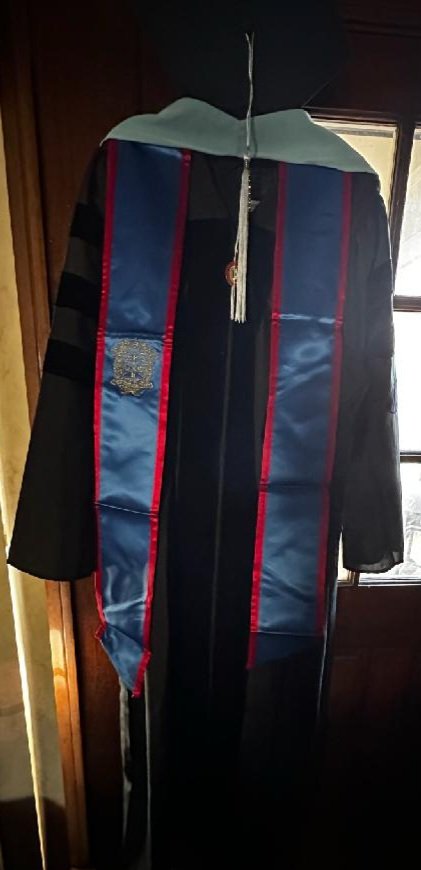 ball_coachtking's tweet photo. The ups and the downs, been a LONG ROAD!! 🎓 HOOD ME!! ⏳️ https://t.co/XT4TR5Kg7t