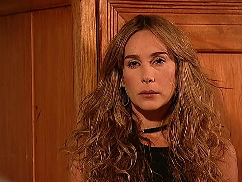 xLaTormenta's tweet photo. #LaTormenta #LaTormentaNova #LT40 María Teresa queda destrozada al saber que Santos era inocente. https://t.co/OTApJH7rfk