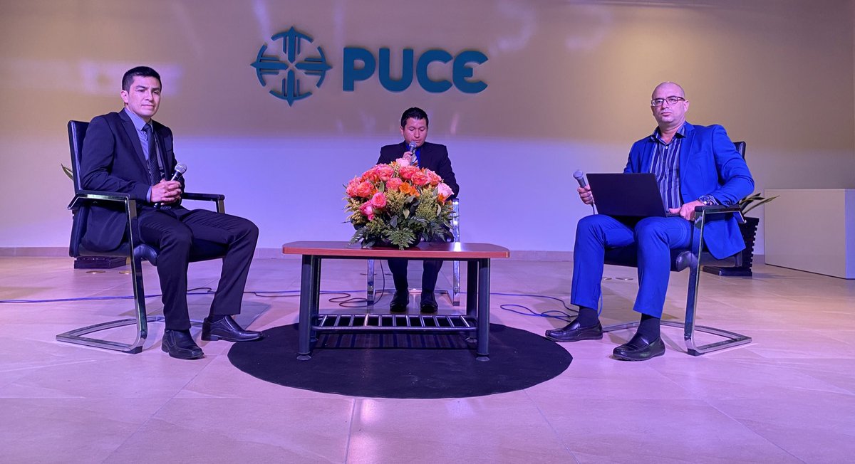 PUCE_StoDgo's tweet photo. Nuestros profesores participan del II NETWORKING INNOVA #PUCESD. En este momento se realiza el #conversatorio con el tema: La importación de #InnovaciónenlaEduacciónSuperior con el invitado @Yasmany_GarciaR, Ph. D, docente de la @utpl y Yullio Cano Ph.D, Director de Investigación https://t.co/97XyjtFAO4