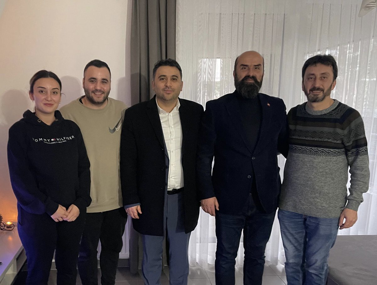 📍Genk Şube Başkanımız Celal Keper Beyi Evinde ziyaret edip Seçimlere dair verimli bir görüşme yaptık. <a href="/KoksalKus1/">Köksal Kuş</a> <a href="/toprak_av/">Av.Muhammed Fatih TOPRAK</a> <a href="/SirakayaZafer/">Zafer Sırakaya 🇹🇷</a> <a href="/CimenEnis/">ENİS ÇİMEN</a> <a href="/dmircienes/">Enes Demirci 🇹🇷🤝🇧🇪</a> <a href="/c_keper/">C.Keper</a>