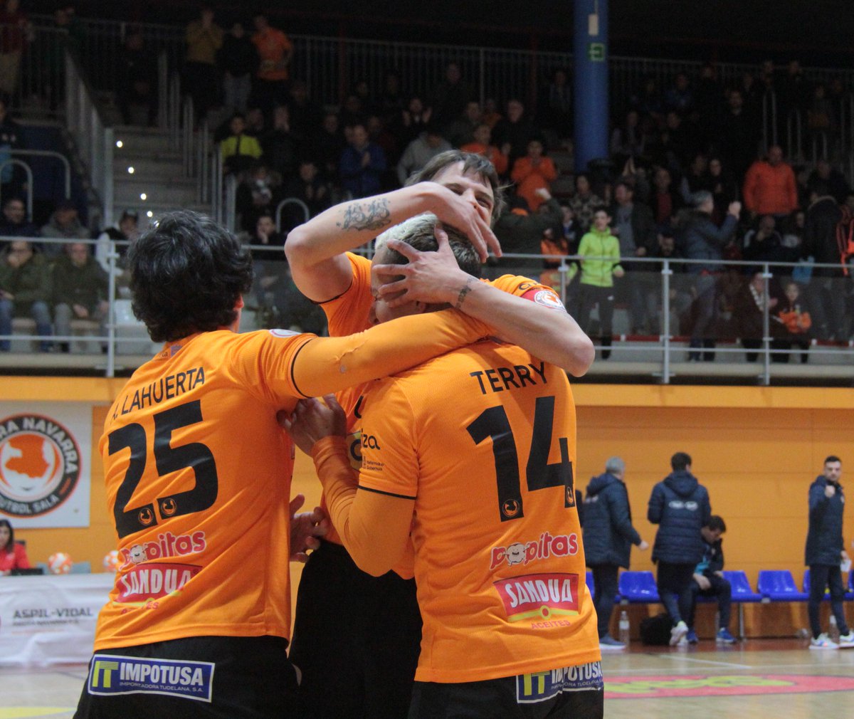 RiberaNavarraFS's tweet photo. 🔶 𝐃𝐢́𝐚 𝐝𝐞 𝐩𝐚𝐫𝐭𝐢𝐝𝐚𝐳𝐨

🕒 20:00
🆚 @FCBfutbolsala

🏟️ Ciudad de Tudela

💻 https://t.co/M5FnYuY2Ee y @FCBtv 

🙌🏻 ¡A por todas contra el líder! 

#VamosMiRibera🧡🖤 https://t.co/7sjiHYXSqA
