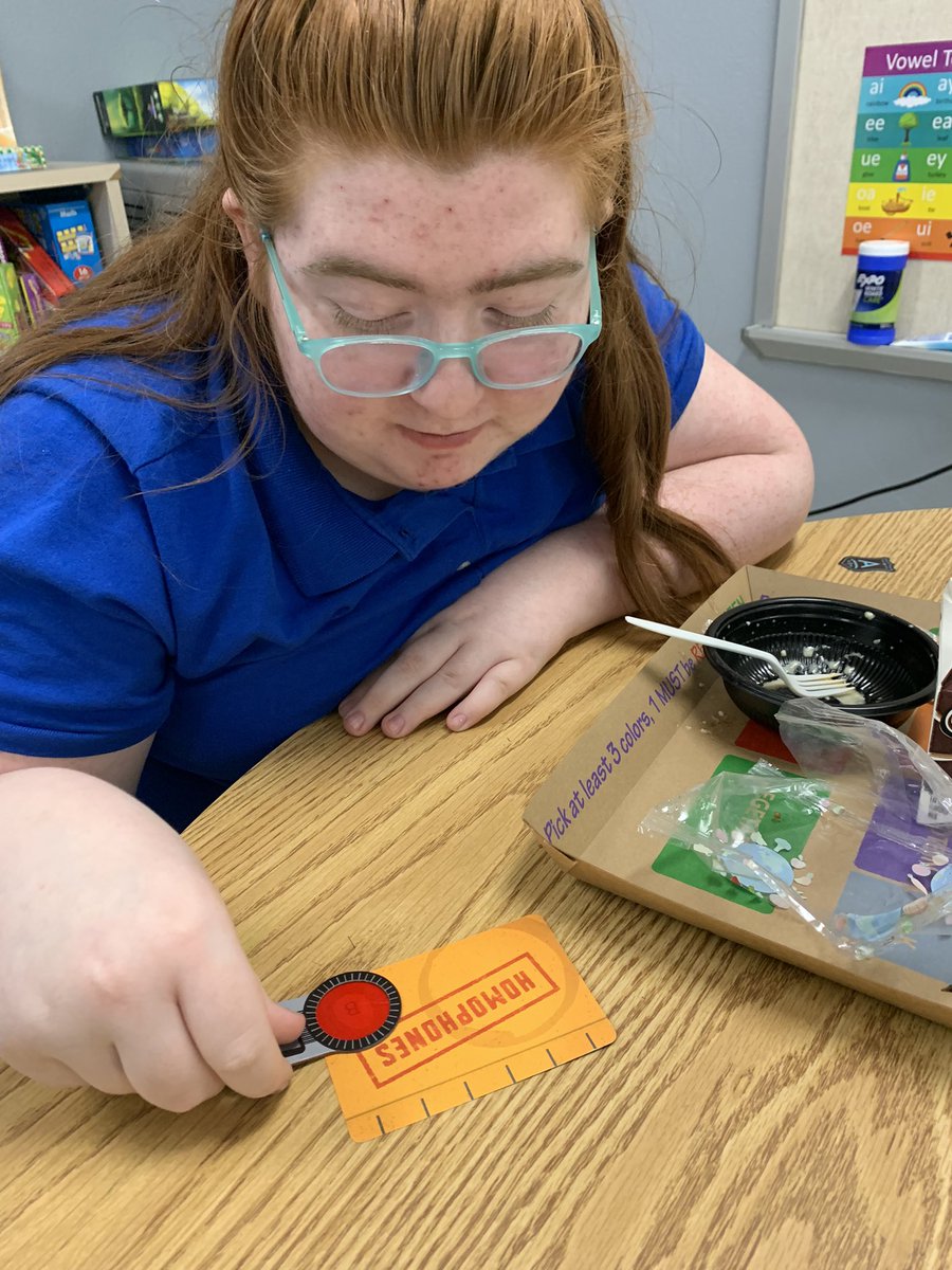 sturgeonsquad's tweet photo. Scholars @MortElementary love becoming Super Sleuths during their lunch time. #Synonyms #Antonyms #Homophones #multiplemeaningwords https://t.co/pLeA6TabDV