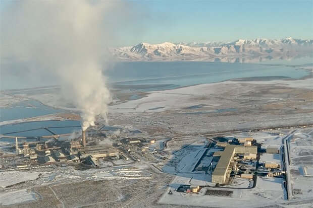 NOAAClimate's tweet image. Analysis of measurements taken during NOAA research flights in 2017 indicates that emissions from one magnesium refinery may be responsible for a significant fraction of the fine particles that form the dense winter brown clouds over Salt Lake City.
climate.gov/news-features/…