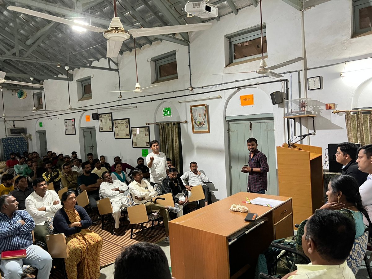 આજરોજ ગાંધીનગર તાલુકાના સાદરા ગામ ખાતે સામાન્ય દફ્તર તપાસણી કરી તથા ત્યારબાદ ગ્રામજનોને સ્પર્શતા મુદ્દાઓની ચર્ચા વિચારણા અને સરકારશ્રીની વિવિધ યોજનાઓથી સ્થાનિકોને વાકેફ કરવા હેતુ રાત્રીસભાનું સફળતાપૂર્વક આયોજન કરવામાં આવ્યું. <a href="/pkumarias/">Pankaj Kumar</a> <a href="/CMOGuj/">CMO Gujarat</a> <a href="/infogujarat/">Gujarat Information</a>