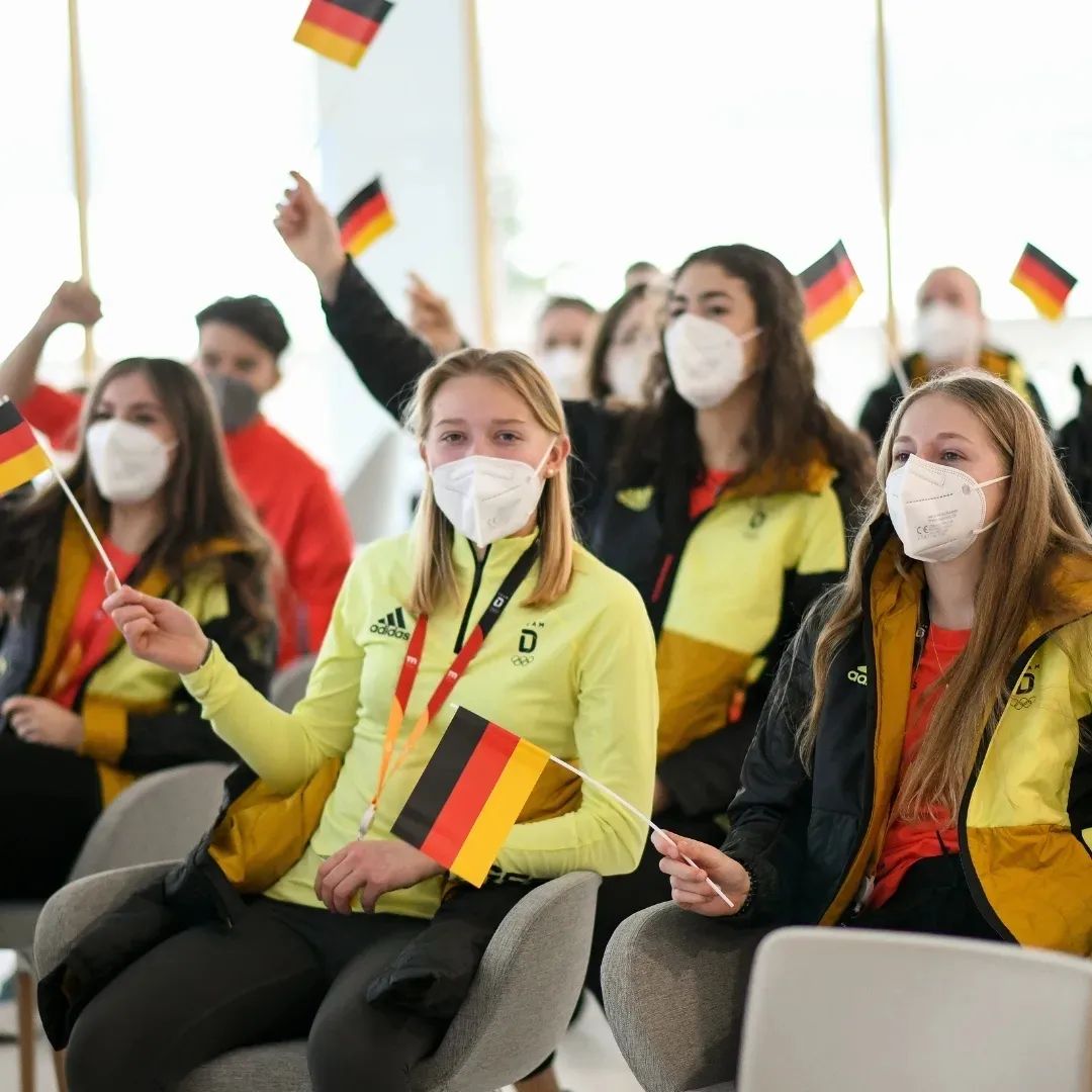 dsj4sport's tweet photo. Vor genau einem Jahr fiel der Startschuss für das Deutsche Olympische Jugendlager Peking 2022 – 40 Nachwuchsleistungssportler*innen und junge Engagierte sowie Verantwortliche der @DeuOA und dsj erlebten zahlreiche schöne Momente im neu eröffneten BLSV Sportcamp Nordbayern. #dojl https://t.co/x53cfF6Dww