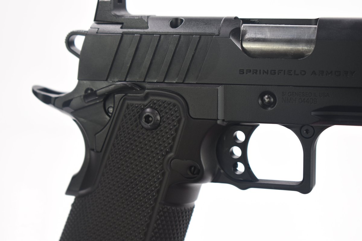 P_Trinity2011's tweet photo. Introducing the new #hero grip that will work on any current Springfield, Nighthawk, and Staccato 1911ds and 2011. this allows you to replace the factory grips and now have metal grips from certified aluminum with the highest quality available. https://t.co/gb4HtqpNsq