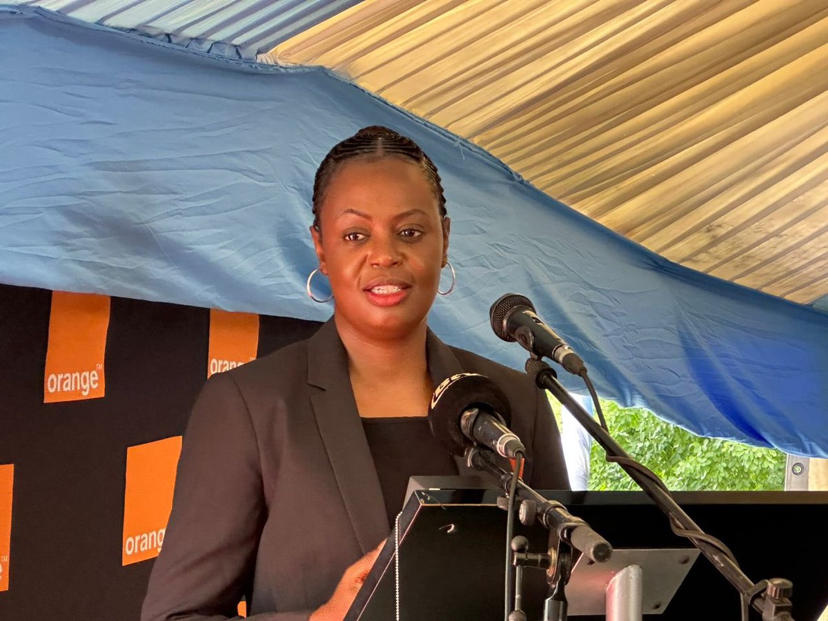 LepataMafa's tweet photo. Today I kick started the 2023 edition of the Orange Digital School program in the presence of His Honour the VP of Botswana and MP for Boteti West,  Slumber Tsogwane.Moreomaoto primary school becomes the 60th primary school to benefit Ict equipment from Orange Botswana Foundation https://t.co/oL8bvqbtP5