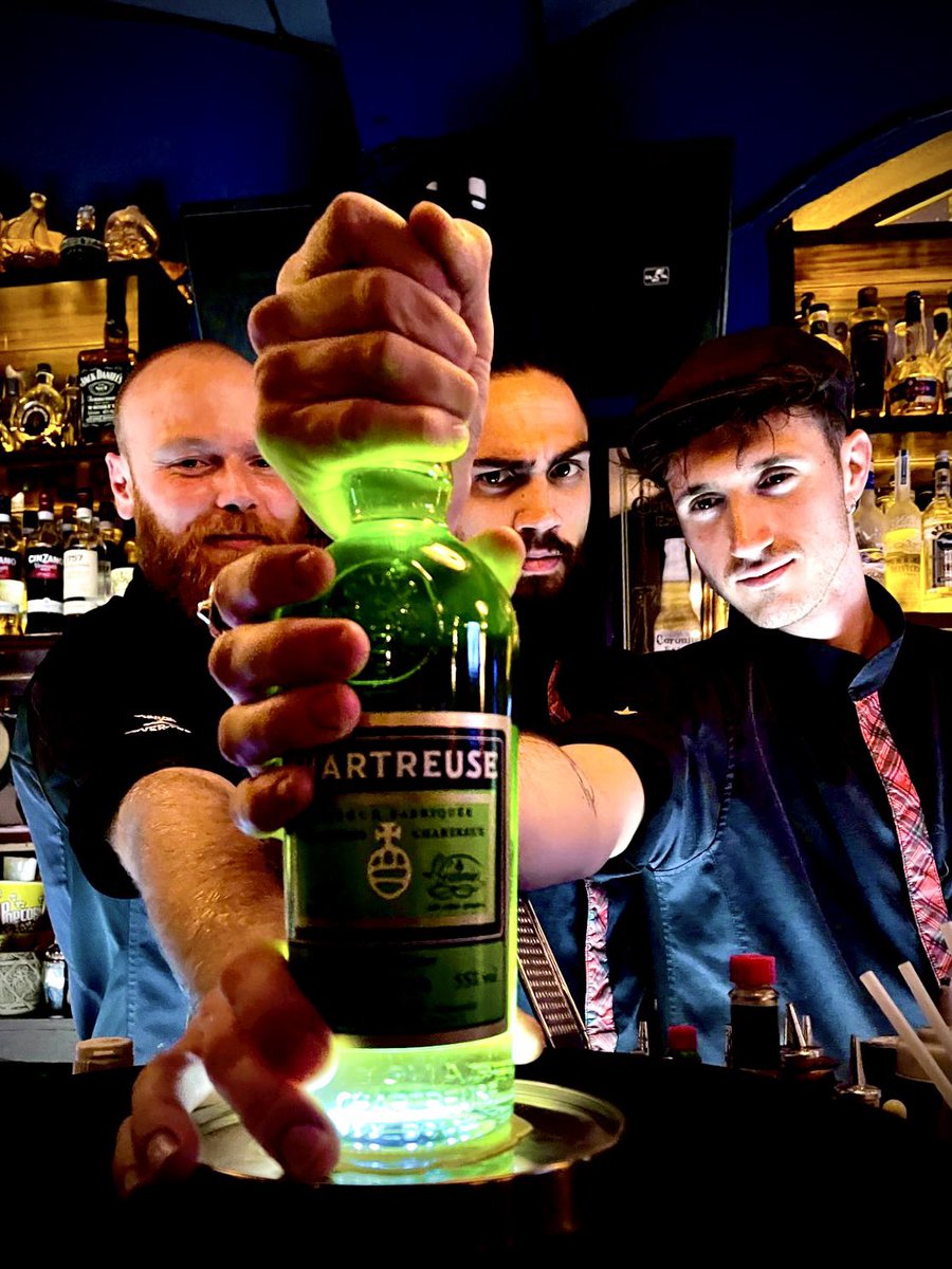 La Cryptonita de los Bartenders de Bobby’s Free 💚 <a href="/delachartreuse/">de la chartreuse</a> <a href="/chartreuse_band/">Chartreuse</a> <a href="/chartreuseliq/">Chartreuse</a>