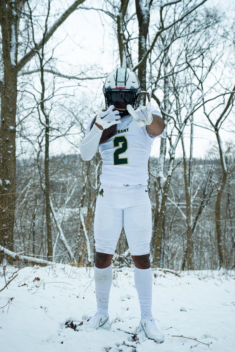 BethanyWV_FB's tweet photo. Rut Kings of the Hill❄️ 
#BisonBall🦬🏔️ https://t.co/qXAx8m7wdT