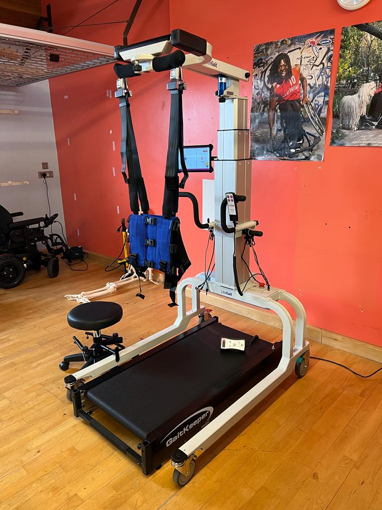 Exciting day for @SalisburyNHS   at The Duke of Cornwall Spinal Treatment Centre. Today we have installed their new LiteGait 900 deluxe, portable GaitKeeper therapy treadmill and GaitSense 2.0 gait analysis system. 📈
#neurorehab #sci #gaitsnalysis