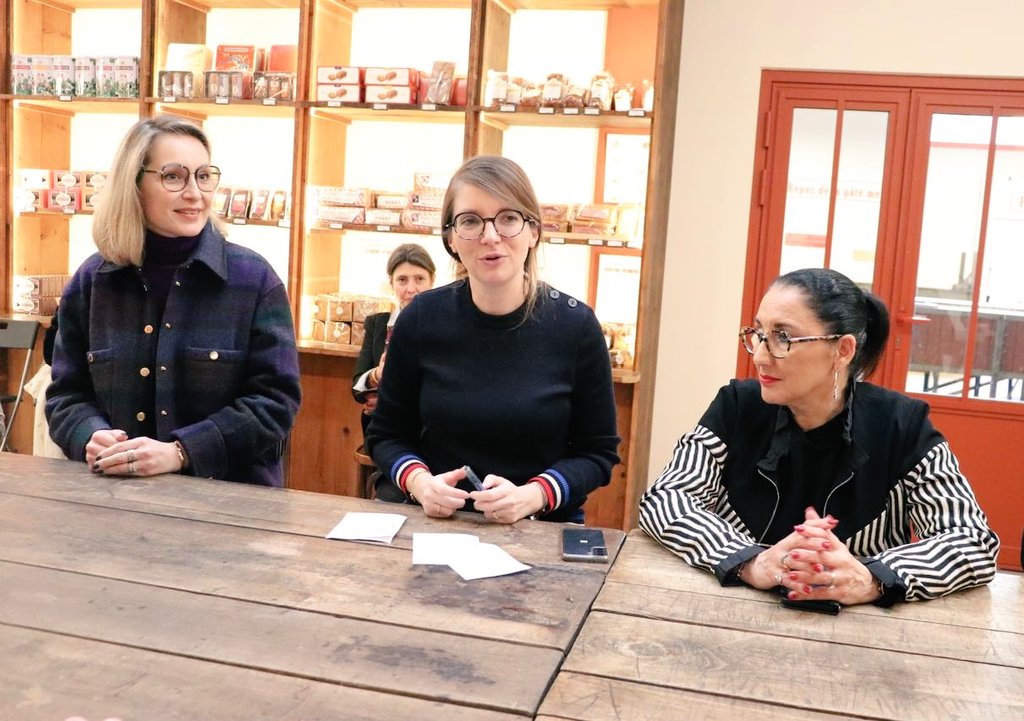 Échanges directs avec les chefs d'entreprise sur l'emploi des femmes, l'égalité salariale, l'emploi des seniors.