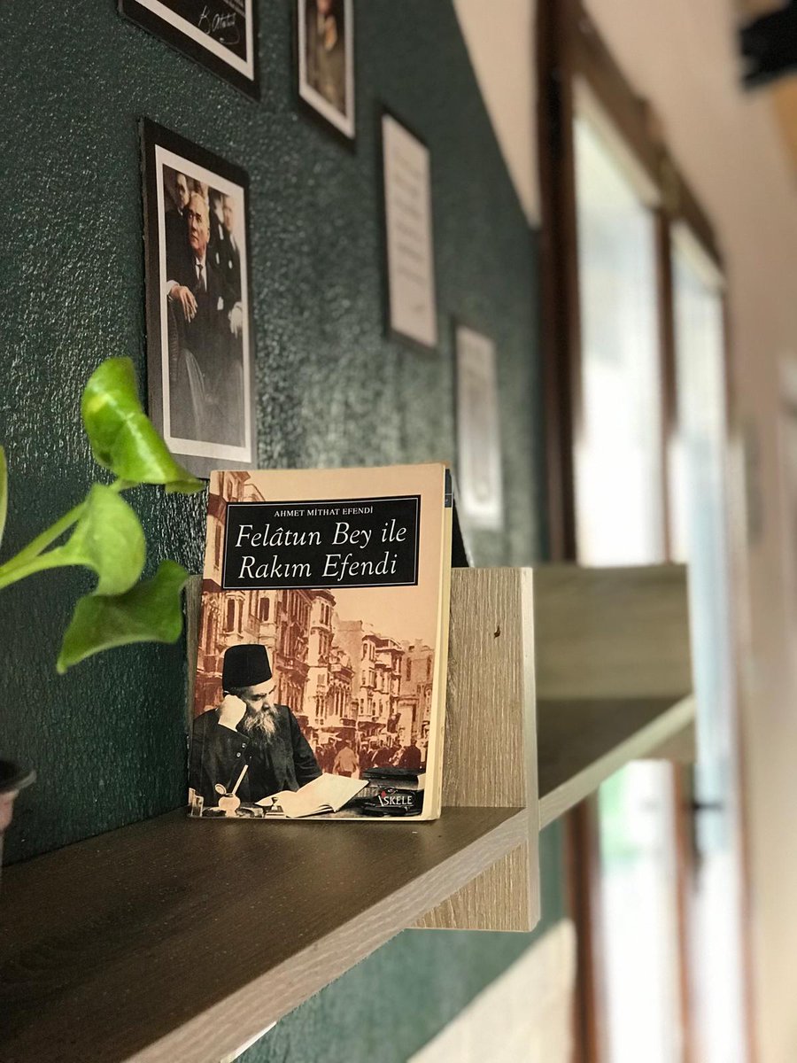 BelediyeCine's tweet image. Başkanımız Enver Salih Dinçer, ilçede bir ilki gerçekleştirerek, Çineli çocuklarımız, öğrencilerimiz ve gençlerimizin ders çalışıp kitap okuyabileceği Eğitim Atölyesi’ni hayata geçirdi.