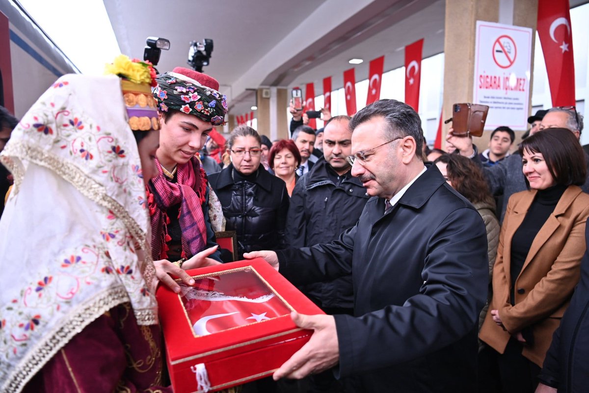 Aydin_MEM's tweet photo. Cumhuriyetimizin Kurucusu Gazi Mustafa Kemal Atatürk’ün Aydın’ımıza Gelişinin 92’nci Yıl Dönümü Törenlerle Kutlandı 💐

👉 https://t.co/N5pVsu2l7g

@tcmeb @ValiAKSOY @seyfullah0966 https://t.co/NzpwK5XSQR