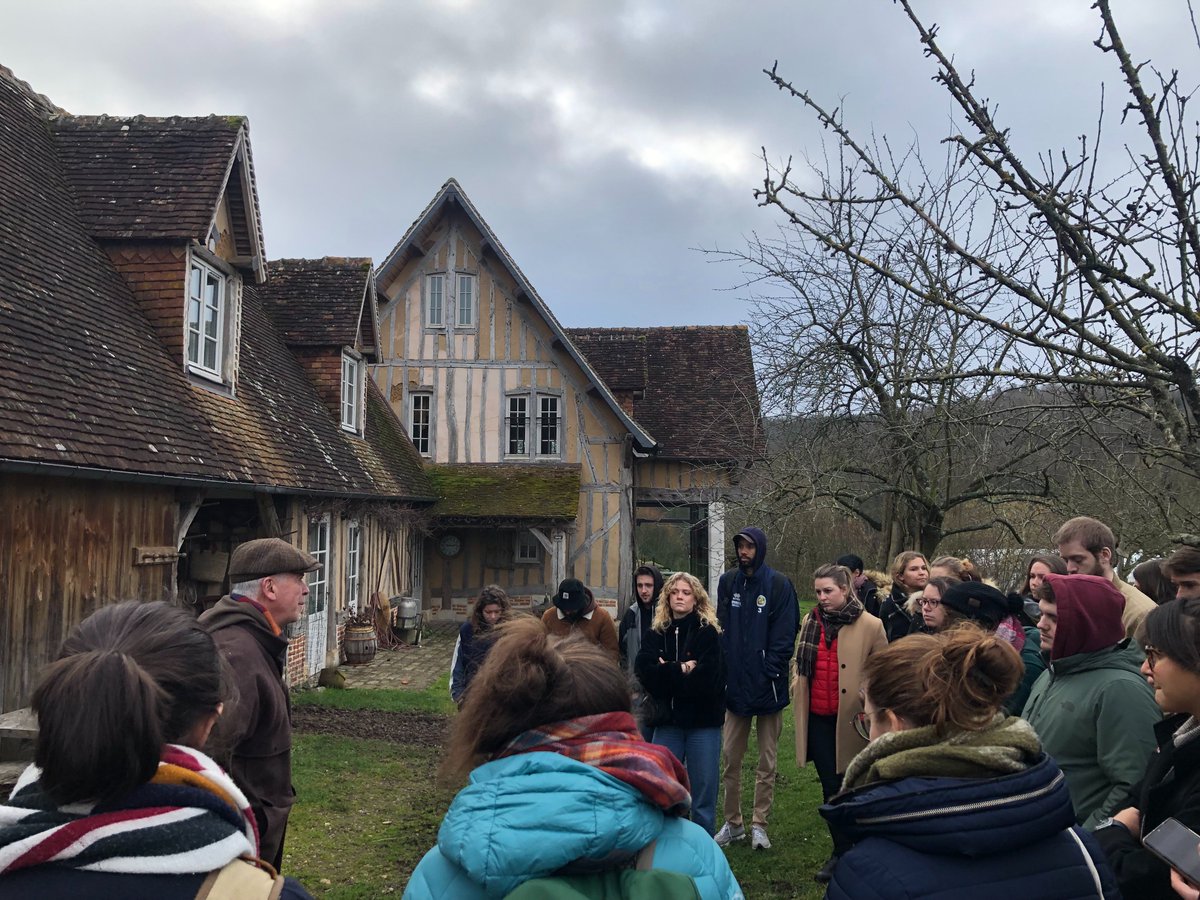 MuriloVeloso7's tweet photo. Today we had a rich experience at Bec Hellouin farm, reference in permaculture and in resilient agric. They never stops experimenting, always using ecological power in a human-nature harmony. Thanks Charles for feeding our imagination and our desire to do agriculture differently. https://t.co/dWznOY1mWF