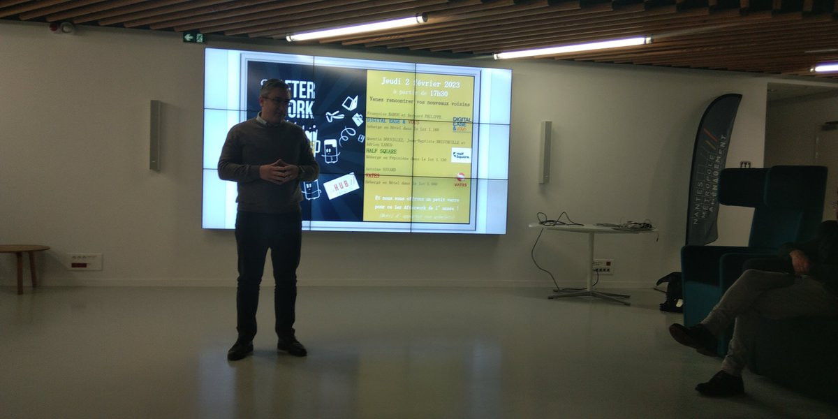 🔔Hier soir, c'était le 1er Afterwork de l'année avec la présentation des 3 derniers locataires nouvellement installés au <a href="/HubCreatic/">Hub Créatic</a>  
Avec Françoise et Bernard de <a href="/DigitaleaseV/">DigitalEase&Vous</a> , Quentin, Jean-Baptiste et Adrien de #HalfSquare et Antoine de <a href="/vatesfr/">Vates</a>  
👍🙂