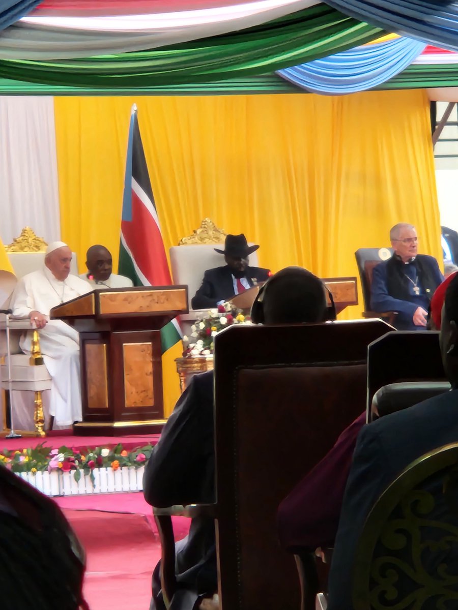 PeterAuweraert's tweet photo. Just now. Very powerful, moving and profoundly caring speech calling for an end to violence, corruption and suffering in #SouthSudan by @Pontifex during historical ecumenical visit with by @JustinWelby and @churchmoderator #SSOT https://t.co/mFPSPmZiCR