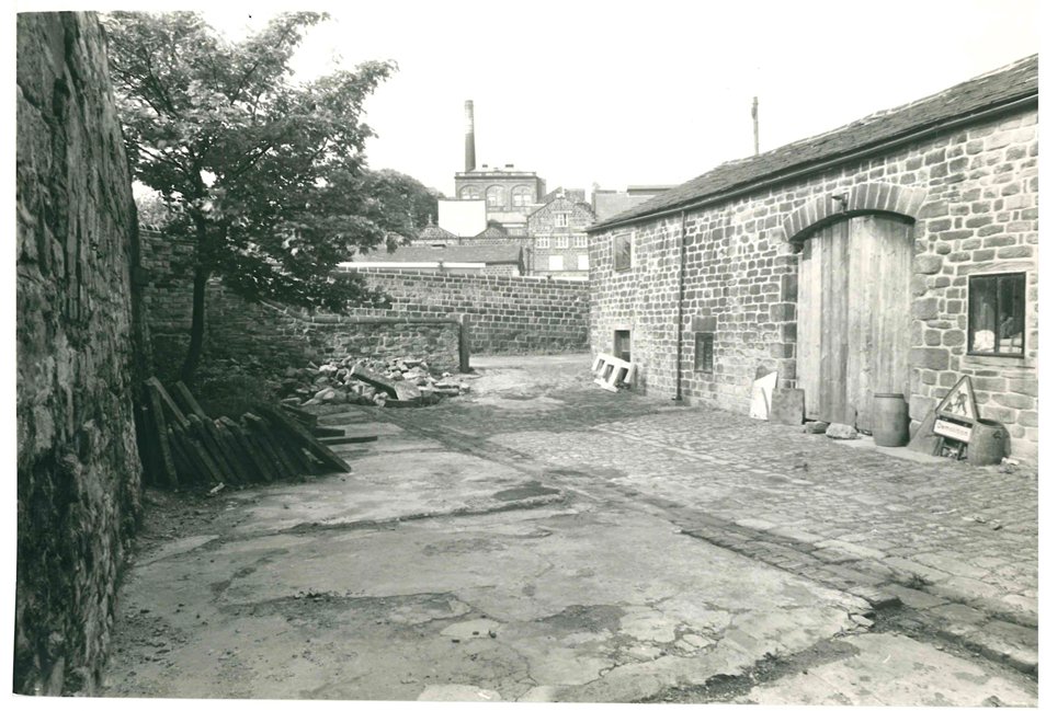 TCVGreenGymLds's tweet photo. This week we talked about the history of the Hollybush farm site at Pudsey wellbeing charity. We had a lovely chat about memories of the site and how they've interacted with Hollybush over the years. #communitygroup #JoinInFeelGood #walkinggroup #leedshistory @TCVtweets https://t.co/YeoxqnJXNe