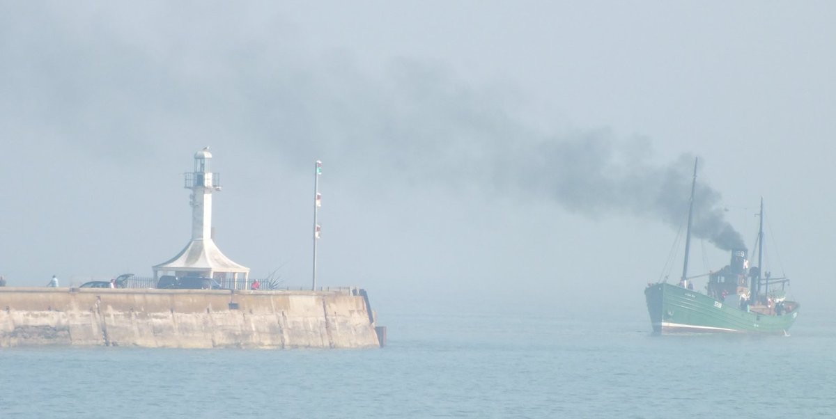 seuneke's tweet photo. The steam drifter entering Lowestoft. Not sure when. #shipping #lydiaeva #steamboats #fishingboats #maritime https://t.co/GcykulZBgG