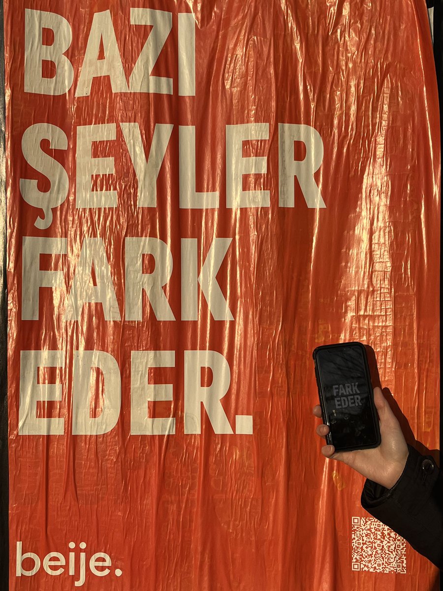 beijewomen's tweet photo. “Bazı şeyleri değiştirmeliyiz.”
Sen de manifesto metnimize imzacı olmak ister misin? İstanbul sokaklarında karşılaşacağın beije afişlerindeki kodu okutarak ya da https://t.co/anIW9Mnh7x adresi üzerinden imza atabilirsin! #FarkEder https://t.co/6lo6nBHMIA
