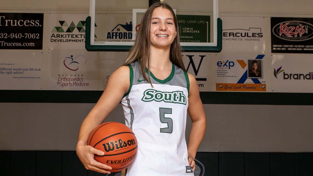 vypehouston's tweet photo. WATCH OUT for @lsaathl Girls🏀 with the playoffs approaching in the coming weeks!🏆

One of the team's leaders, @mak_robbins5 (18 PPG, 14 RPG, 2 APG, 2 SPG)⭐️ is confident that she and the Lady Pioneers have what it takes to go the distance!🔥🥇

READ:https://t.co/vJgeR5DjoB https://t.co/0rSQANTNvy
