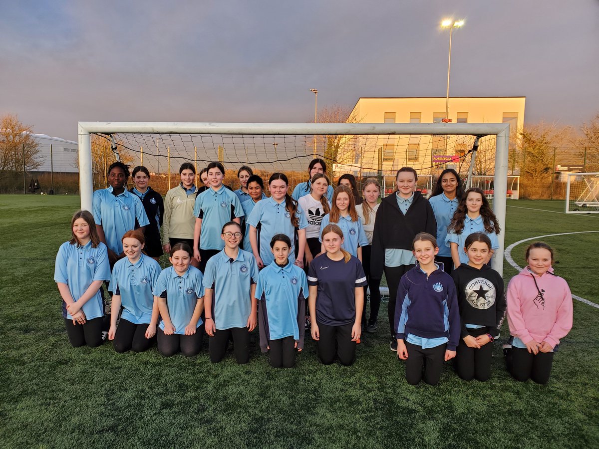 CastleManorPE's tweet photo. Ace session at @haverhillrovers for our Girls Football squads!
Thank you so much to Laura and the Rovers team for making it happen
#CMAPE #girlsfootball #haverhillrovers #squads #community https://t.co/Osuln6hOrk