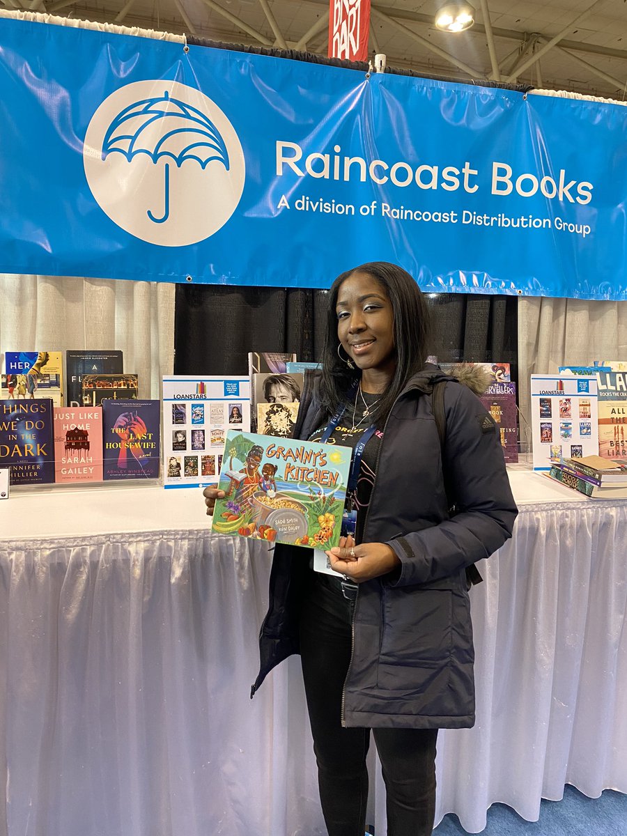 Finally got to meet the wonderful people @RaincoastBooks at the @ONLibraryAssoc Super Conference. Such an awesome team! Thank you for your continued support! #OLASC