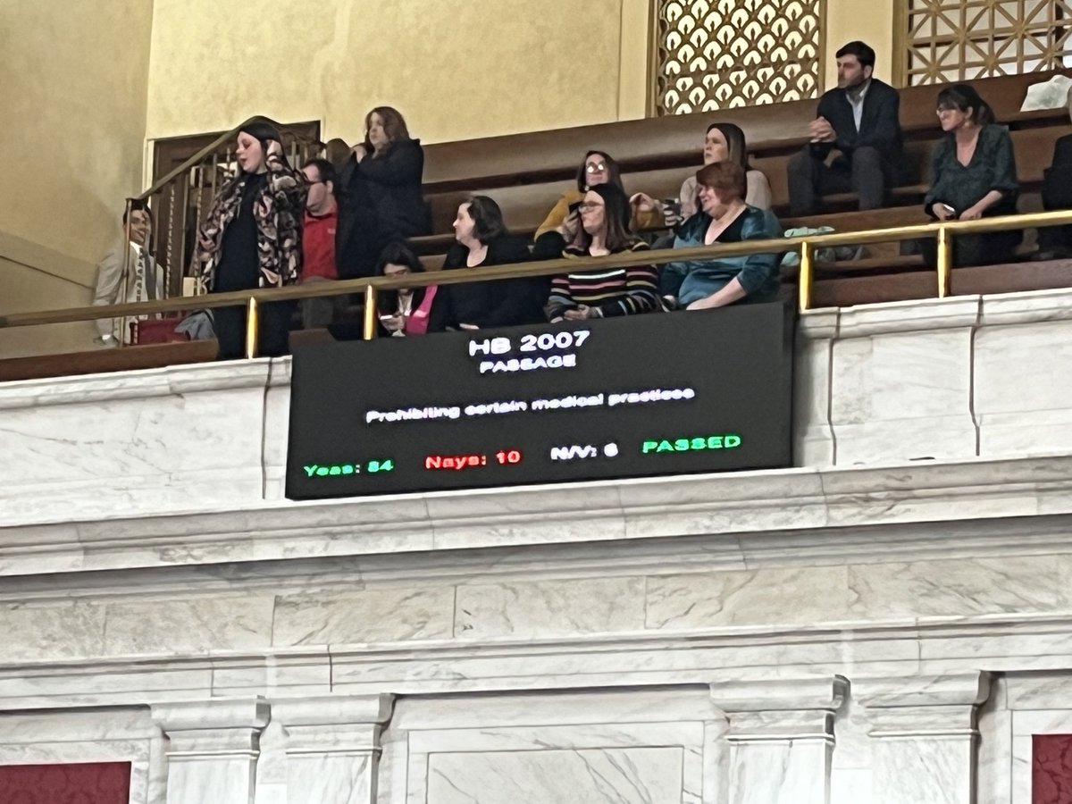 BREAKING… WV House votes 84-10 votes to ban gender reassignment surgery and hormone therapies for anyone under age 18. Bill goes to Senate. ⁦@WOWK13News⁩