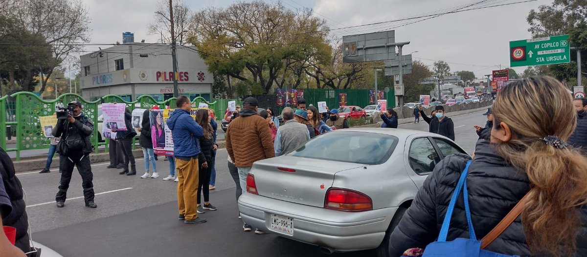 Manifestación en Insurgentes, a la altura del Deportivo La Joya.