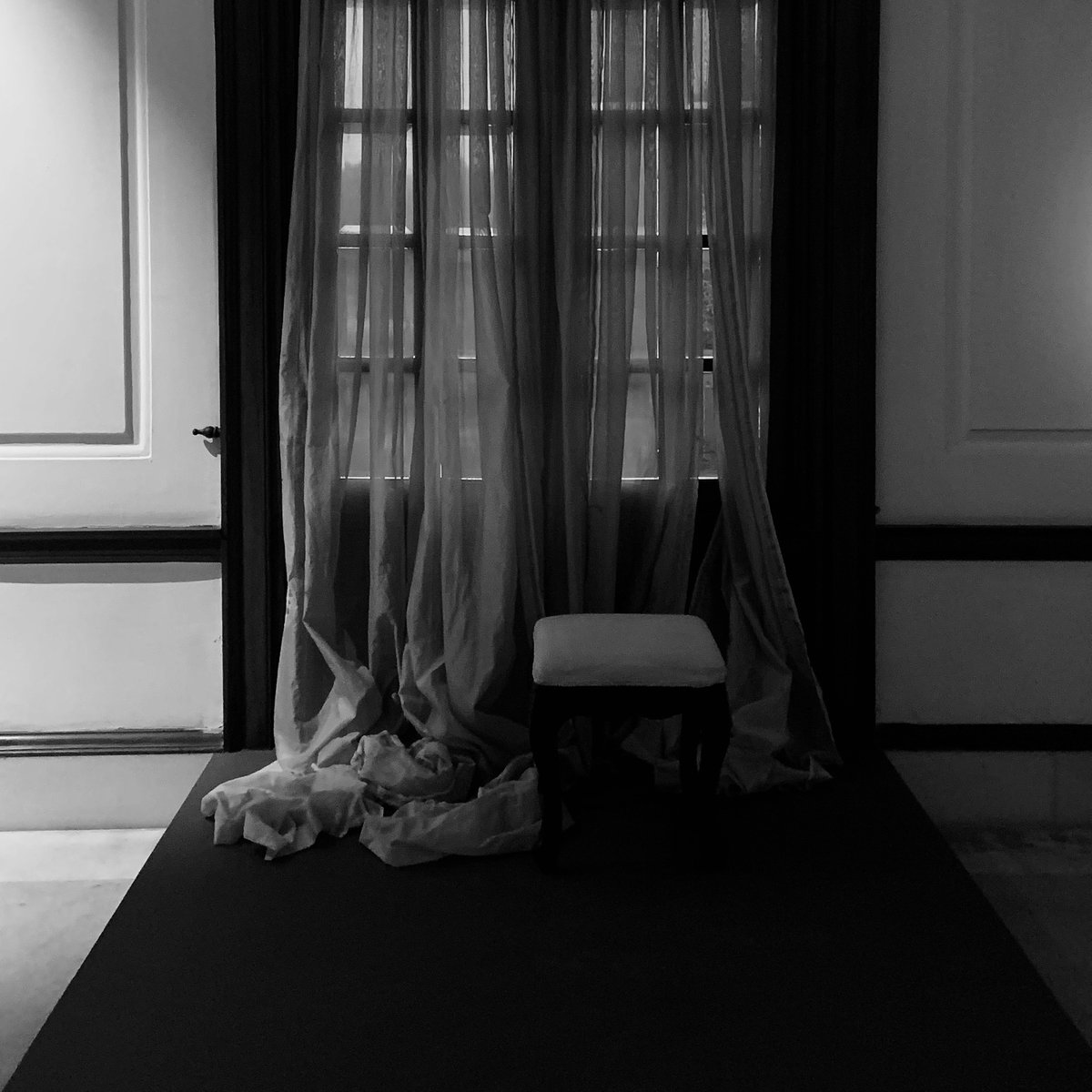 flowing in stillness.

#blackandwhitephotography #door #stillphotography #art #mananchrome