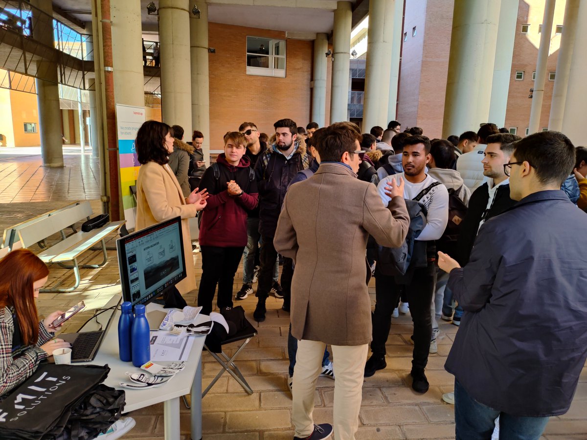 fmit_group's tweet photo. Our experts were able to answer all the brilliant questions that the students had about the way we work and our software solutions. #ITNetworkingDays @InformaticaUMA

#TalentAttraction #MálagalT #GrowTogether #SoftwareEngineering #HiringEngineers 
@InfoUMA https://t.co/Tckn9byarg