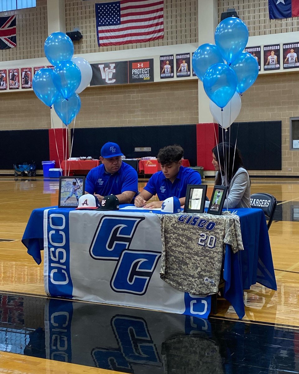 AlanizMonica21's tweet photo. So proud of our son Ryan who signed his commitment letter to play baseball at Cisco College. He is proof that with God all things are possible. Keep praying, believing and working hard Ryan. “For I can do everything through Christ, who gives me strength.” ~Philippians 4:13 https://t.co/0NrLAQncqR
