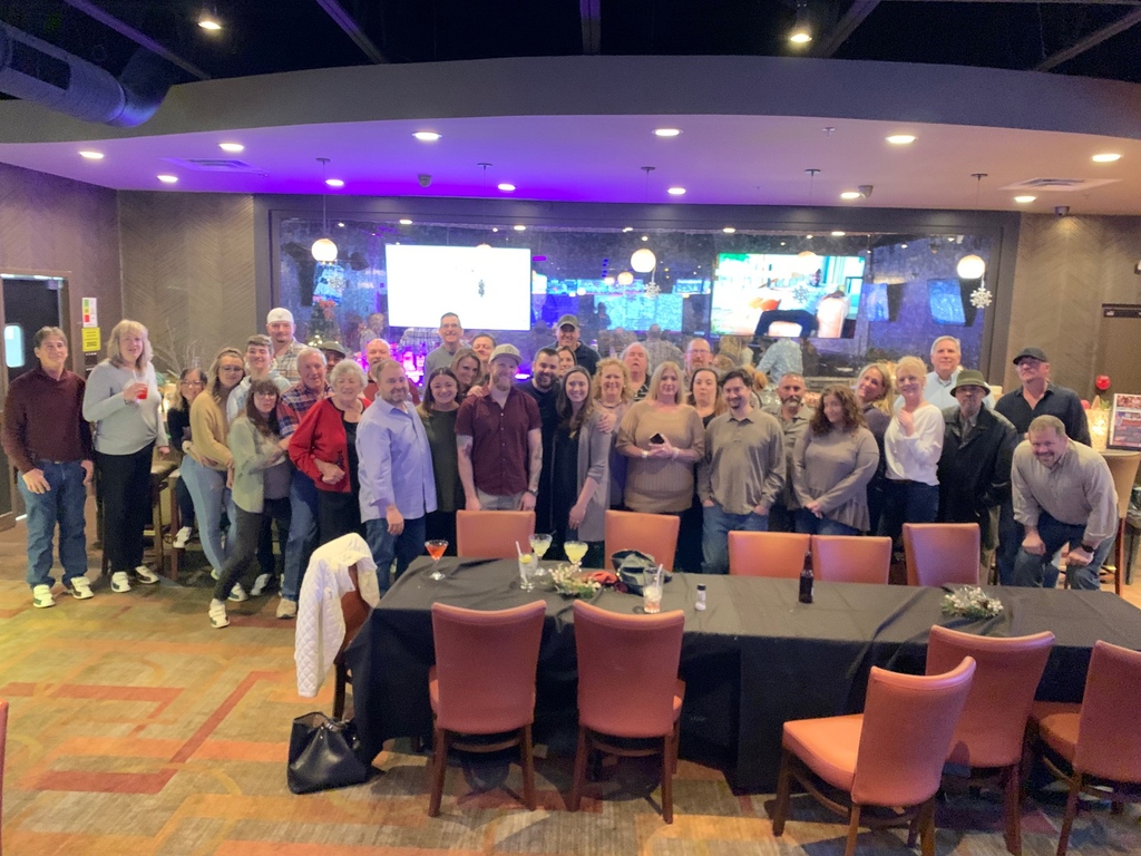 NationalSignCT's tweet image. Last weekend, our team gathered to eat, drink, and be merry for a belated holiday celebration!

#nationalsignct #wehandleitall #itsallinberlin