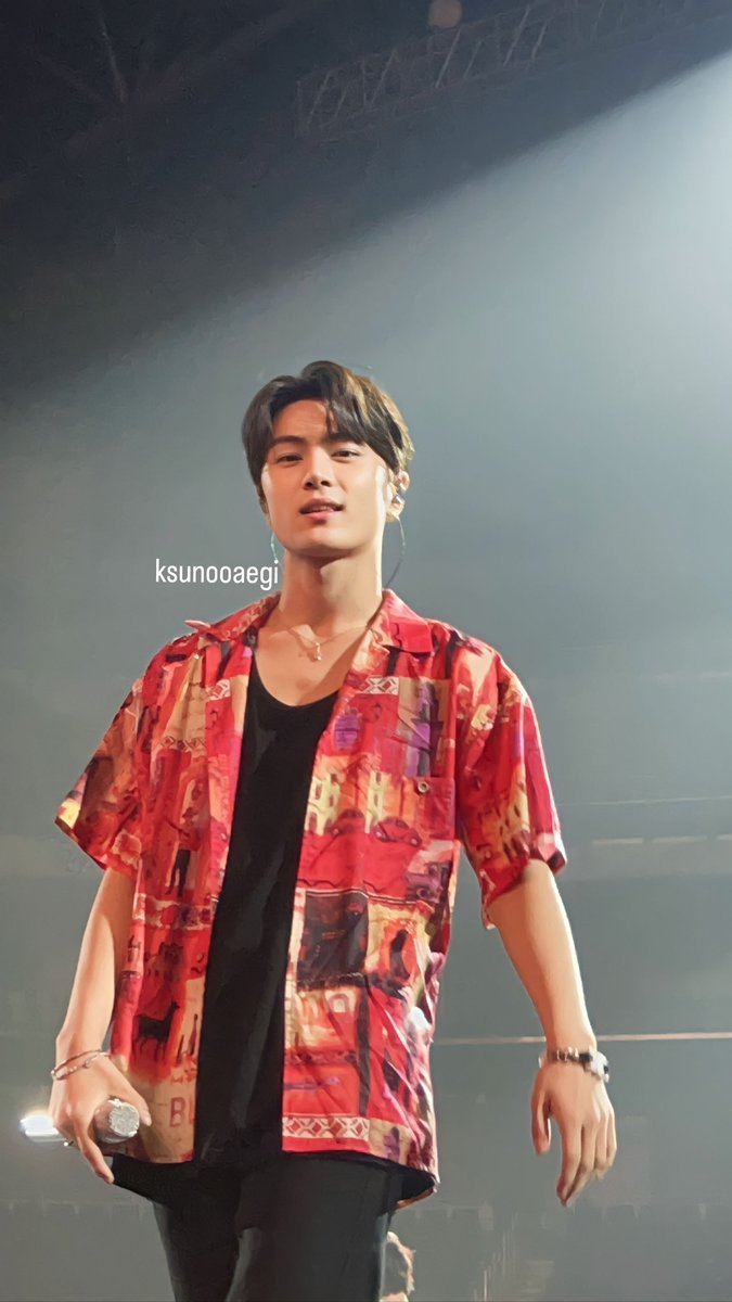 ksunooaegi's tweet photo. You’re so handsome, Jay 😩 #MANIFESTO_IN_MANILA_D1 #MANIFESTO_IN_MANILA_DAY1 #MANIFESTO_IN_MANILA https://t.co/xVuc9c2DSC