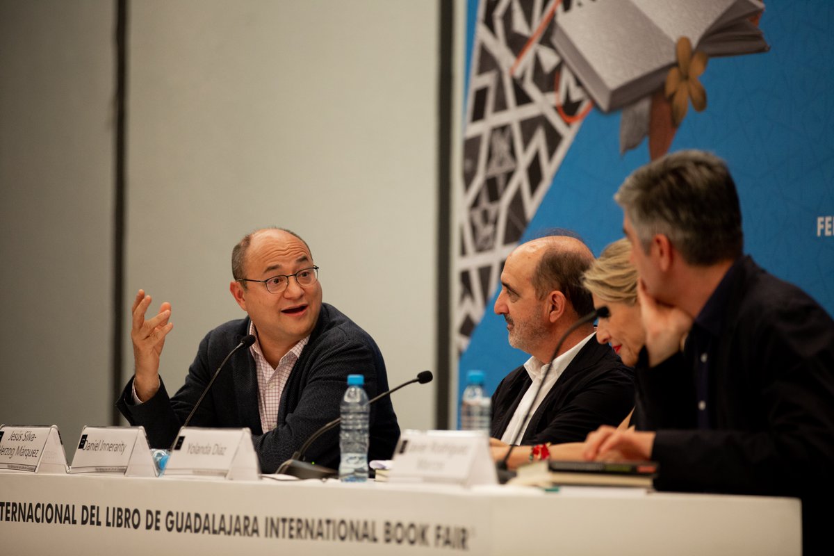 FILencuentro's tweet photo. Ya pasaron dos meses de la inauguración del IV Encuentro Internacional entre Gobierno y Sociedad Civil, donde arrancamos con la presentación del libro "La sociedad del desconocimiento" de @daniInnerarity. https://t.co/n8Ir16s1mM