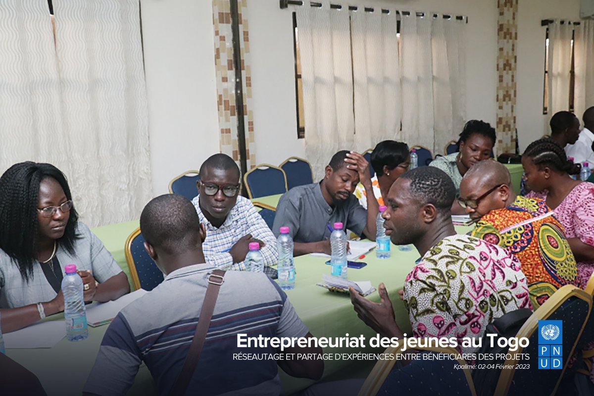 #Kpalimé - Jour 2 atelier de réseautage des bénéficiaires des projets #entrepreneuriat au <a href="/TogoOfficiel/">République Togolaise</a>.
Répartis en 04 groupes, en fonction de leurs secteurs d'activités, ils ont travaillé sur les forces/ faiblesses/opportunités &amp; facteurs de succès des différentes initiatives.
