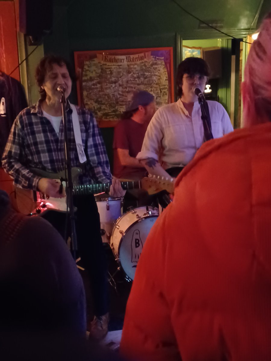 A nice cozy evening last night with @ByDivineRight and #Hyness. Indie rock lives at the #Yeti in Kitchener!
<a href="/fortunestellarr/">Fortune Stellar</a>