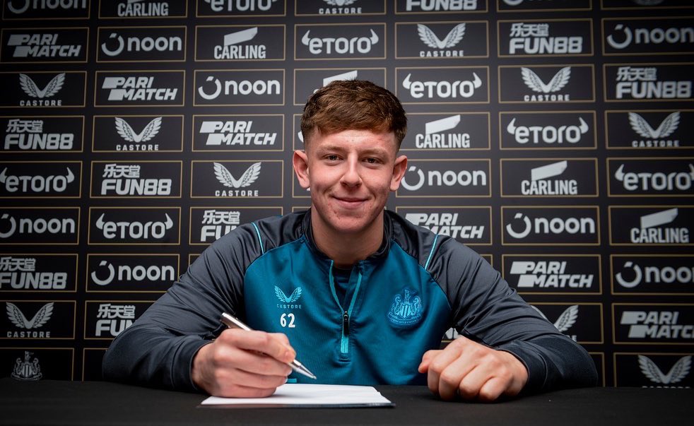 Jayturnercooke7's tweet photo. Happy to sign a new contract at @NUFC 😁, exited for the future…💫 https://t.co/O2qiIo1ycc