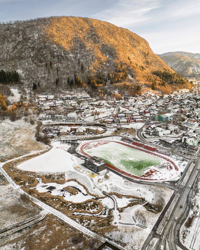 HundvenClements's tweet photo. A magical city park providing respite for humans and creatures alike designed by @henninglarsenarchitects built by @vestafjellas https://t.co/OXtYNmOFK1 https://t.co/Jv9GYHXZcF