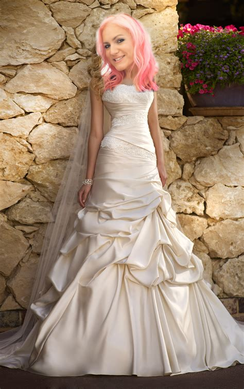 This is so much easier than dress shopping, thank you UIC Eric! #1, #2 or #3? <3 <a href="/laurenoneil/">Lauren O'Neil</a>