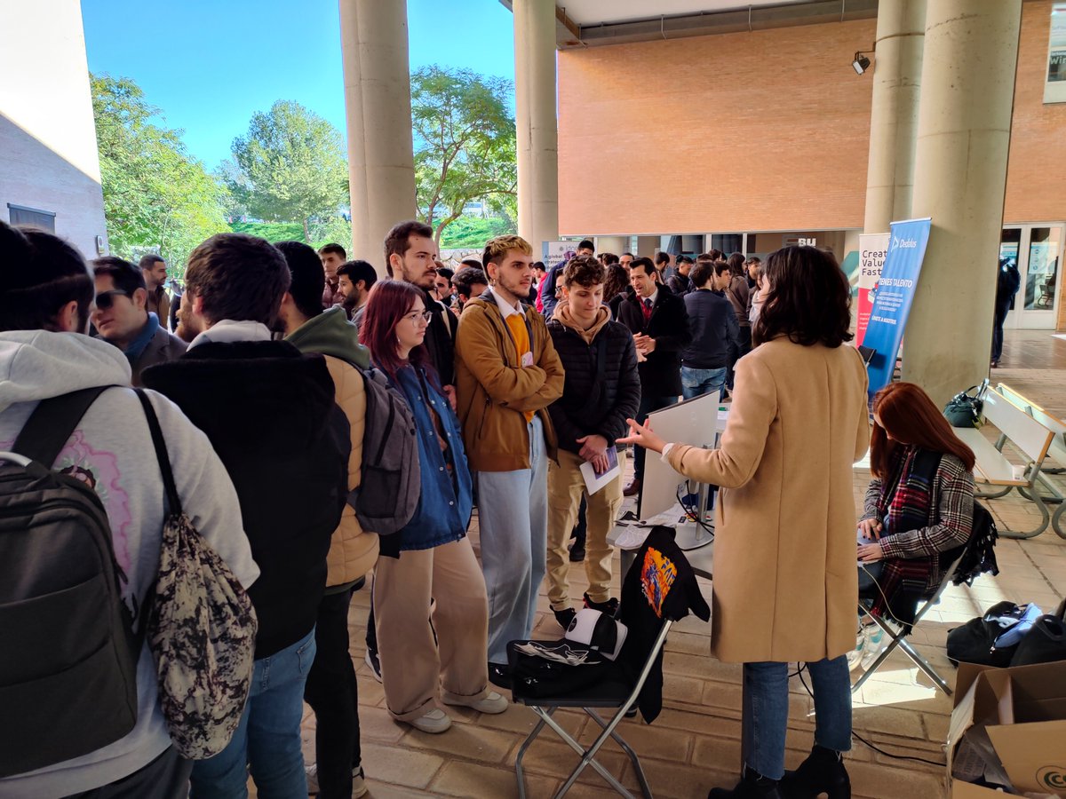 Our experts were able to answer all the brilliant questions that the students had about the way we work and our software solutions. #ITNetworkingDays @InformaticaUMA

#TalentAttraction #MálagalT #GrowTogether #SoftwareEngineering #HiringEngineers 
@InfoUMA