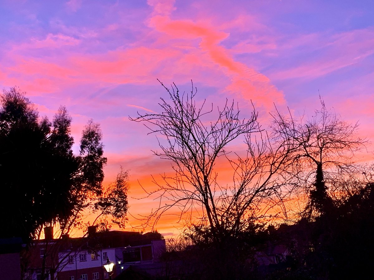 Kitchen window view at 5.13 pm, #SouthendOnSea