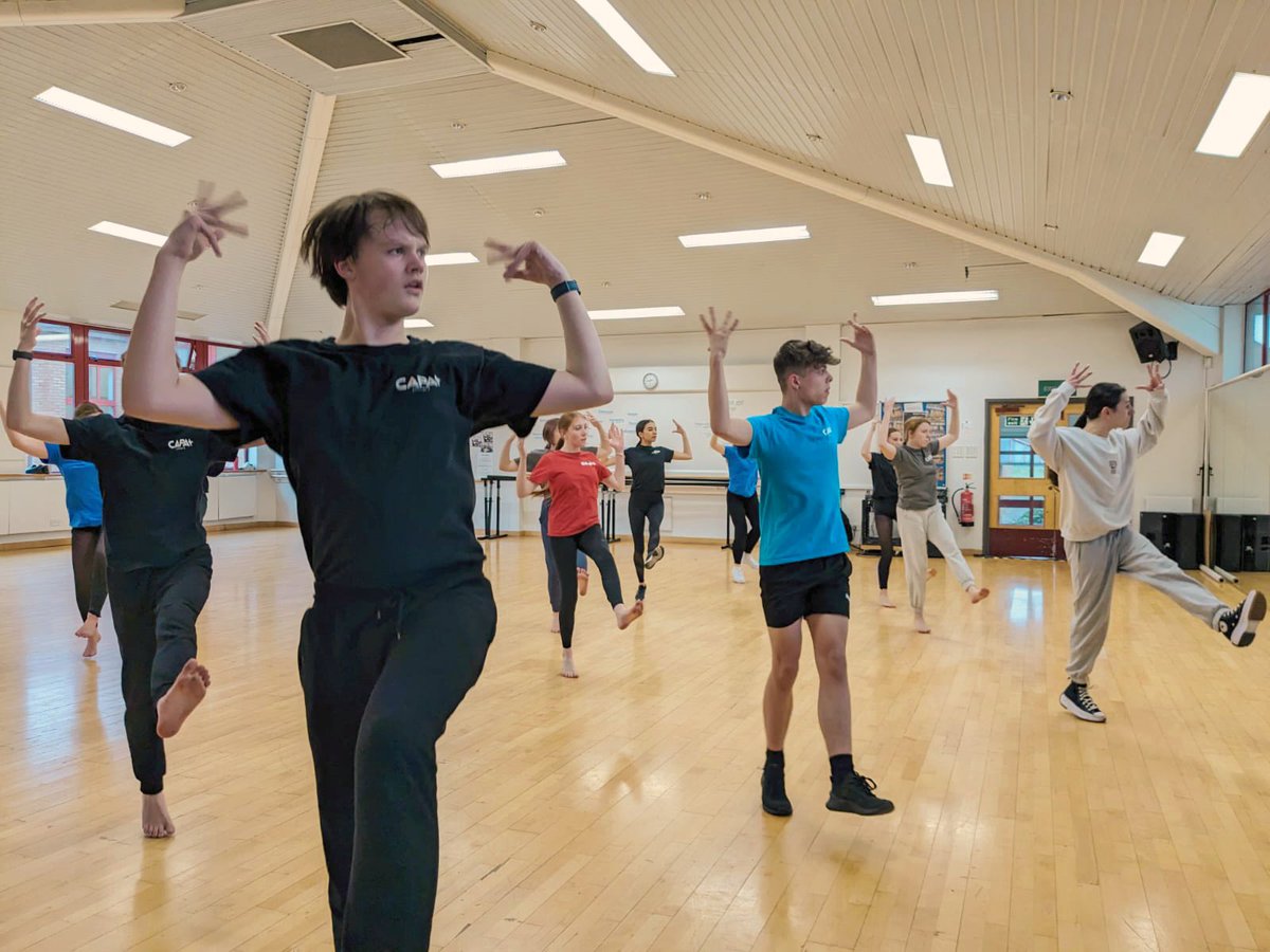 dancecapajunior's tweet photo. Our @CathedralYear11 @capajuniors and Enrichment class have had an amazing afternoon with @aaronshales_ from the West End musical @julietmusical. It has been such a great opportunity for our students, thank you! 🌟 https://t.co/7NnXG20NXR