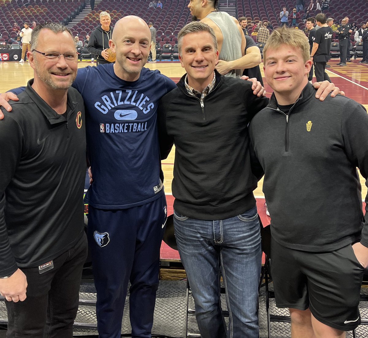Was good to be in Cleveland last night and rekindle some BayHawks memories with Mr. Free Throw, Blake Ahearn and the voice, <a href="/cavssean/">Sean Peebles</a> 

#nbagleague #nba