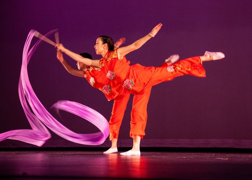 Celebrating the Year of the Rabbit 🐇 today in Terminal 2 with the Flying Angels Chinese Dance Company! 

📍- Terminal 2 past security in front of Alaska Lounge
⏱️ - 4 - 6:30pm

#SFOCelebrates
#YearoftheRabbit
#HappyNewYear