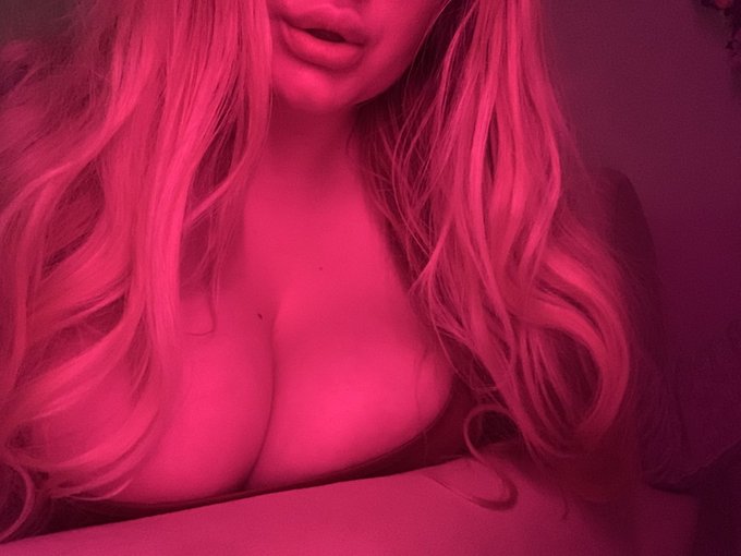 Wr&oacute;ciły spotkania 😁 ktoś chętny na m&oacute;j pierwszy raz? 🤑🤑🤑 https://t.co/rklufyQJA9<a href="/tag/oliviabaylive"class="tags"><span>#oliviabaylive</span></a>