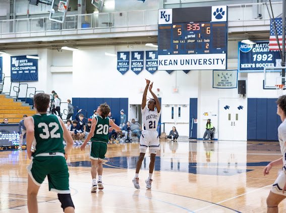 mgmuoio's tweet image. Our guy @GregJonesII has been consistently awesome this season, no doubt due to the long hours he puts in during the off-season! One of the hardest @OP_hoops players I’ve ever been around. Deserving of ALL the recognition… college coaches, TAKE NOTE‼️ 

#GoRams🐏