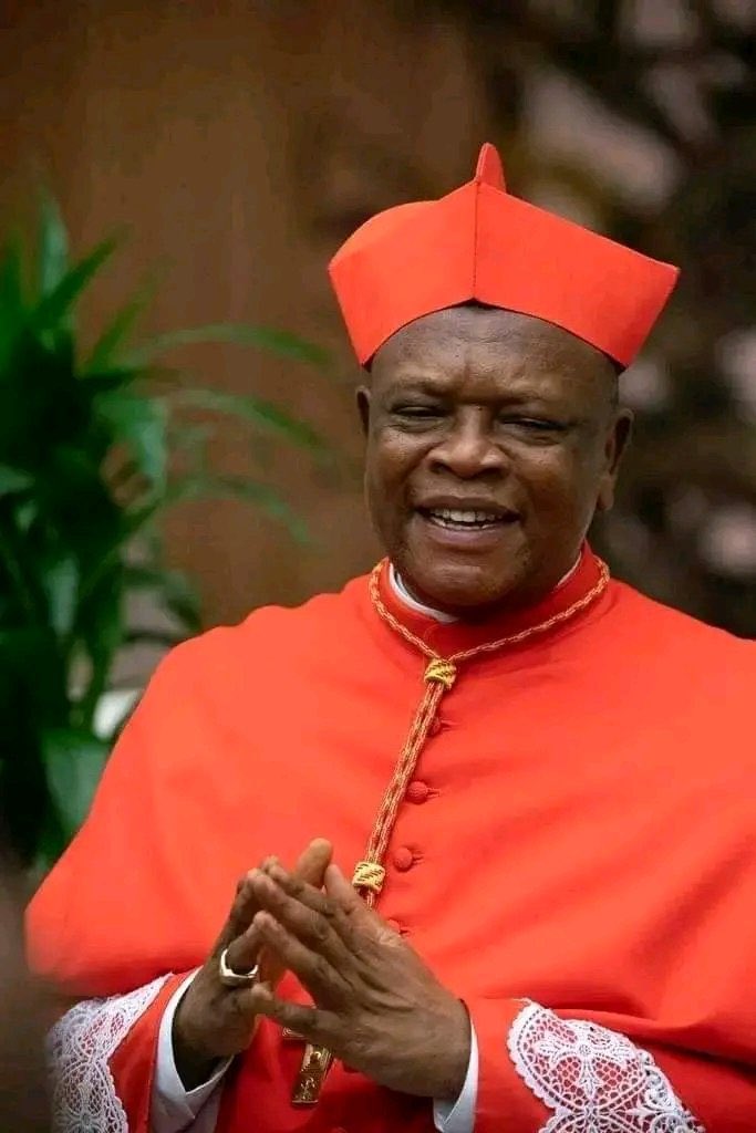 Kayisa's tweet photo. @LwarhibaM Veni, Vidi et Vici. Le @Pontifex_fr a avec beaucoup d’élégance partagé avec nous la Sainte Évangile. Je me serais attendu à plus de pondération de la part de #Mbuta @lusakuenoc J’ose espérer que @TataCardinal aura droit à un démenti. Cheers. J-L K #RDC23 https://t.co/aIXuG7wy6r