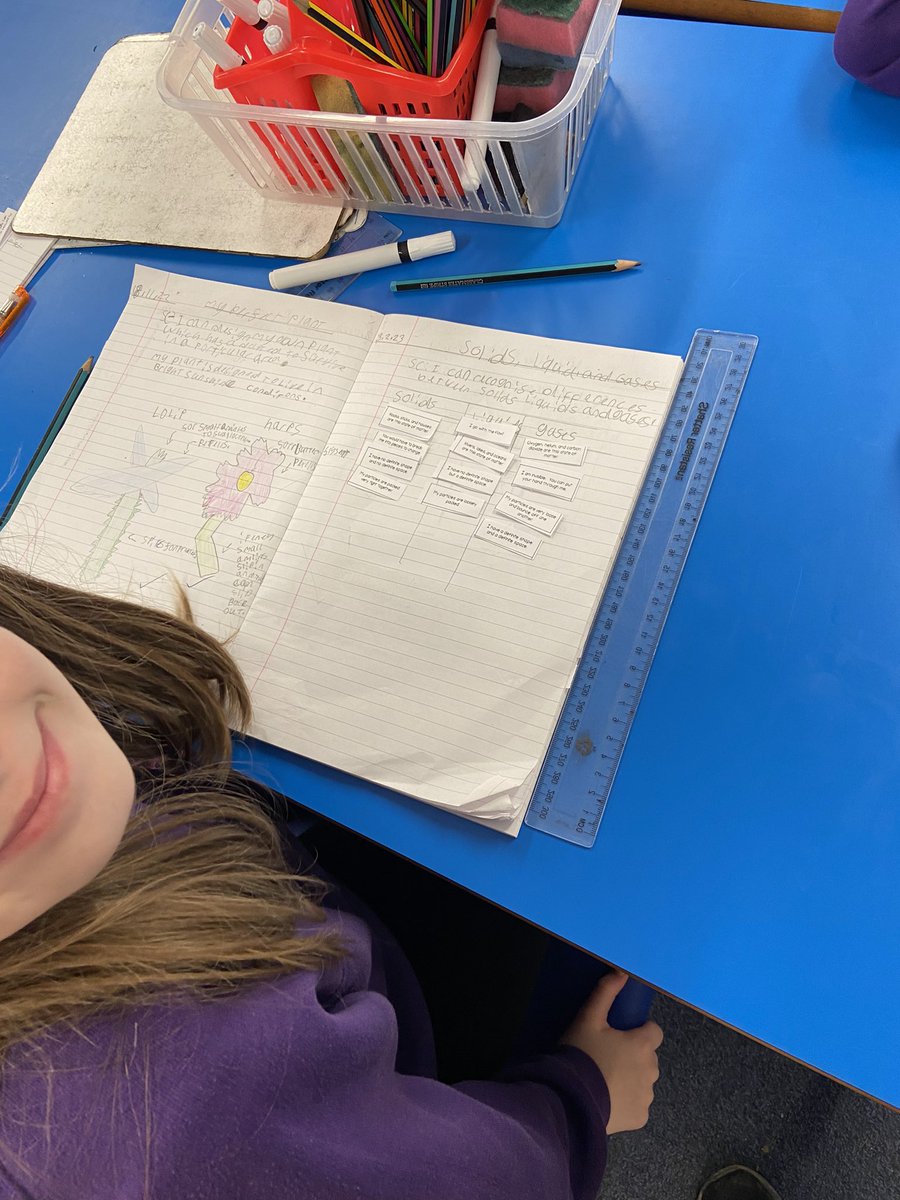 beanxmrsedwards's tweet photo. Today with @MissMcPhie4 we learned about the properties of Solids, Liquids and Gases. Ask us what we have learned. We can tell you all about the particles and how they are arranged. 💭🤔 https://t.co/vMxL7FiP6p