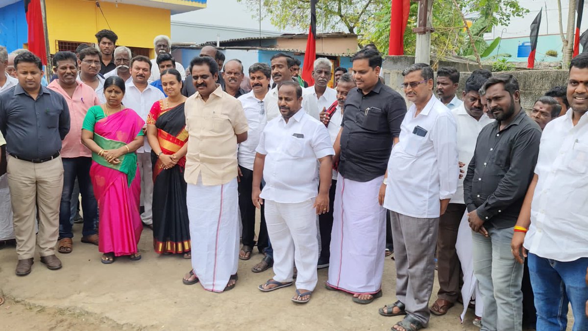 mayorofkanchi's tweet photo. தமிழ்நாடு முதலமைச்சர் கழகத் தலைவர் மாண்புமிகு @CMOTamilnadu அவர்களின் அறிவுறுத்தலின்படி, மண் சாலைகளை தார் சாலையாக மாற்றும் #KNMT #கலைஞர்_நகர்ப்புற_மேம்பாட்டு_திட்ட பணிகளை இன்று, காஞ்சிபுரம் மாநகராட்சிக்கு உட்பட்ட #50_ஆவது வட்டத்தில், https://t.co/zFk4VRp3GZ